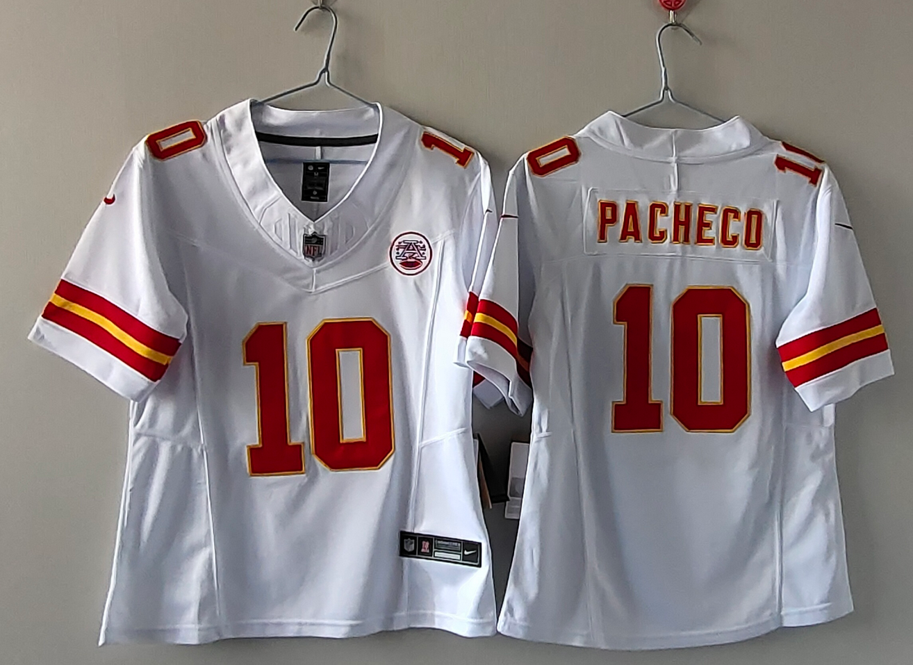 Youth Kansas City Chiefs #10 Isiah Pacheco White F.U.S.E Vapor Untouchable Limited Stitched Football Jersey